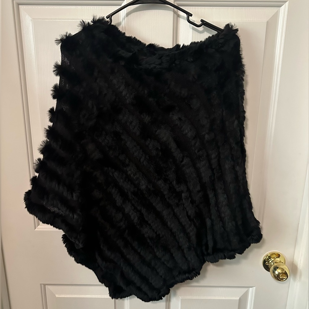 BCBG MaxAzria Black Rabbit Fur Shawl Poncho Asymmetrical Cape Sweater One Size